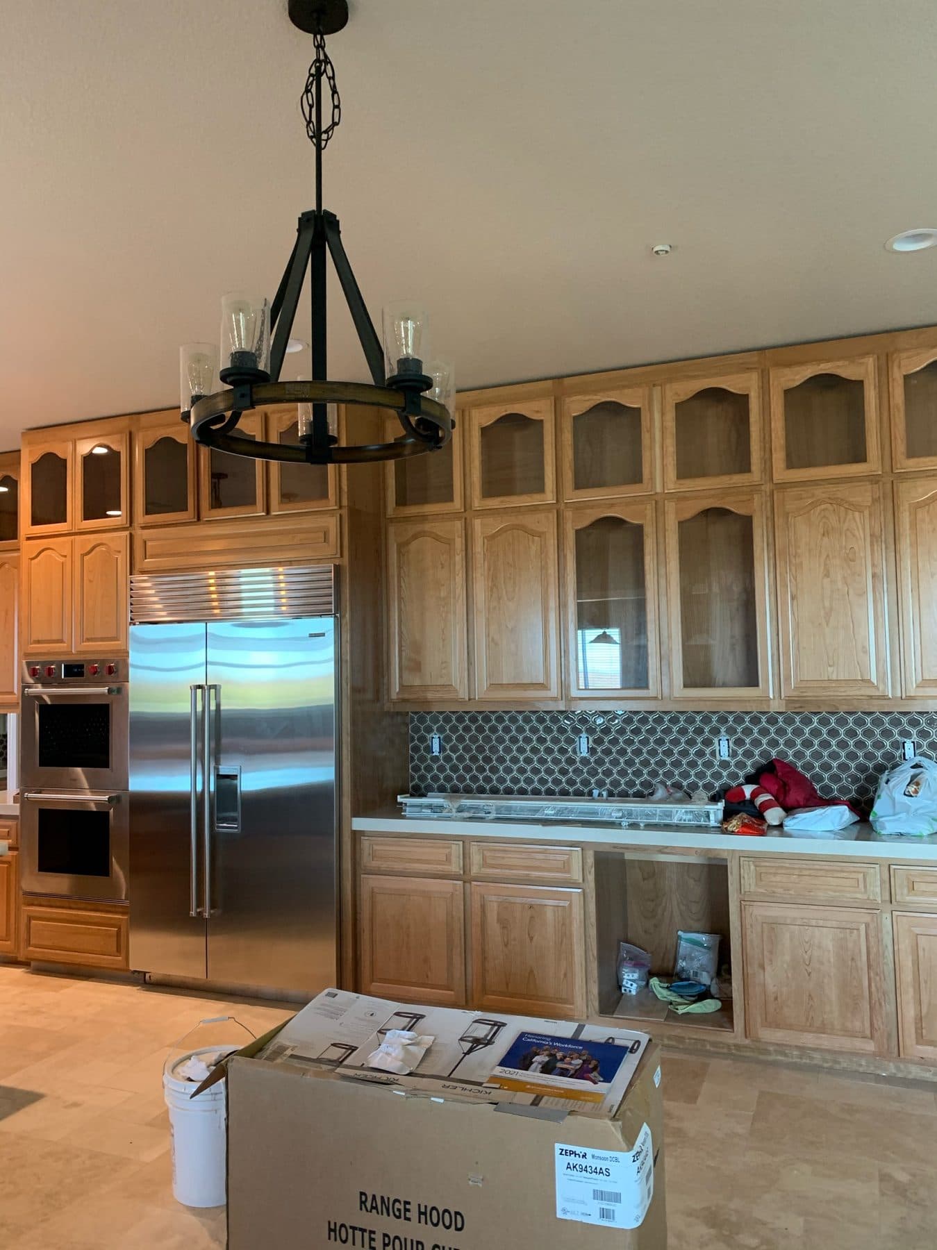 Arched-door oak kitchen