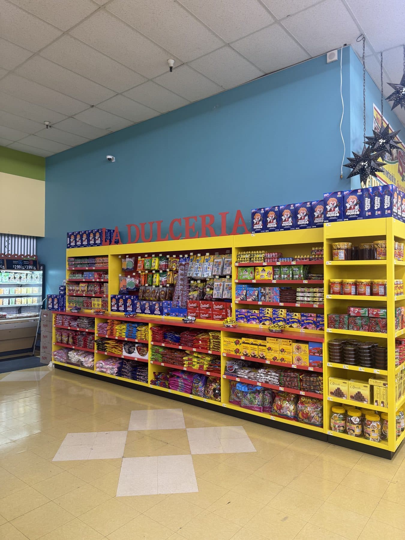 Dulcería wall, installed and stocked